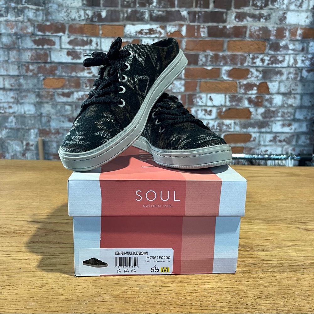 SOUL Naturalizer Kemper-Mule Women's Slip-On Sneakers Sz  6.5